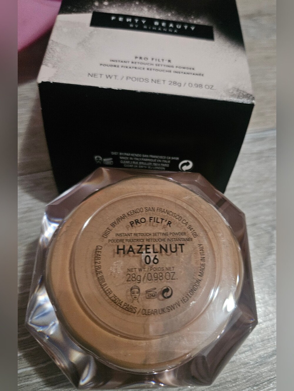 Fenty Beauty Pink Chrome Pro Filt'r Instant Retouch Setting Powder Hazelnut - Picture 3 of 3